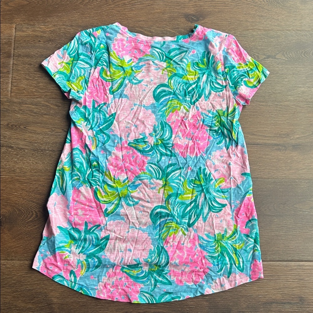 Lilly Pulitzer Colorful Short Sleeve T-shirt | Tropical | Vibrant | Colorful - Picture 2 of 5